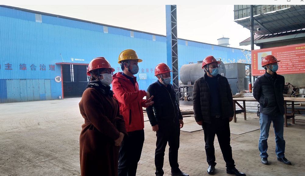 川交路橋黨委副書記、職工董事、工會主席何澤中到廣漢片區(qū)各單位督查防疫及復工情況