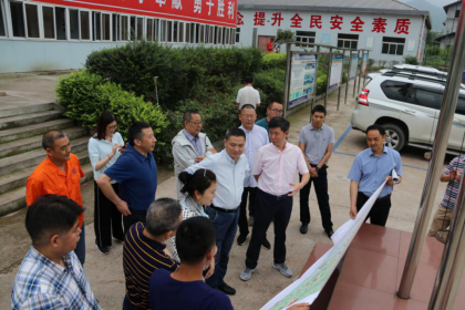 四川省交投集團公司黨委副書記、副董事長、總經(jīng)理周黎明到仁沐新LJ18標項目部檢查指導工作