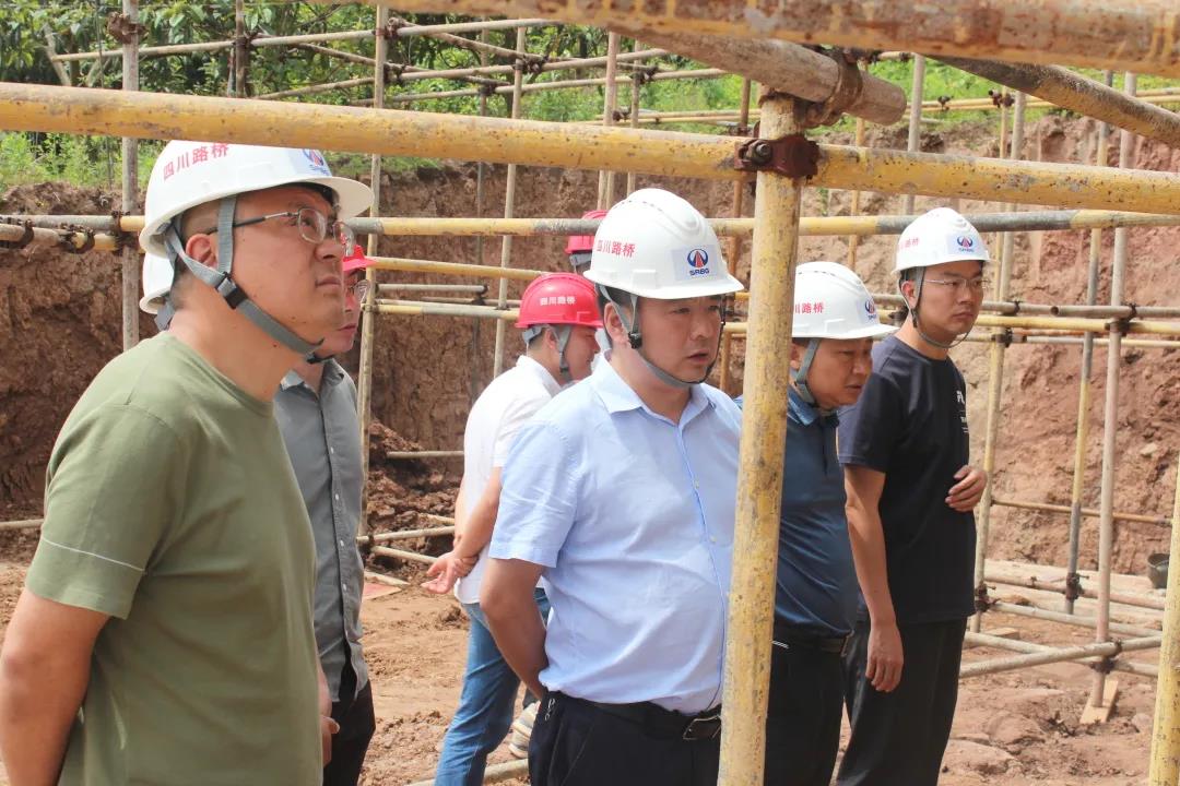 公司黨委副書記、董事、總經(jīng)理杜江林到G75連接線項(xiàng)目、南部老城區(qū)修復(fù)EPC項(xiàng)目檢查指導(dǎo)工作