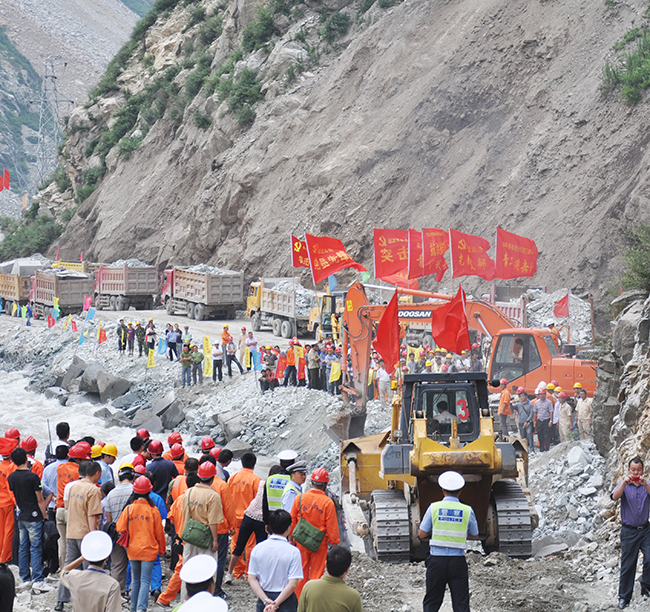 2011年，公司參與“7.3”都汶路羅圈灣搶險南北兩線合攏。
