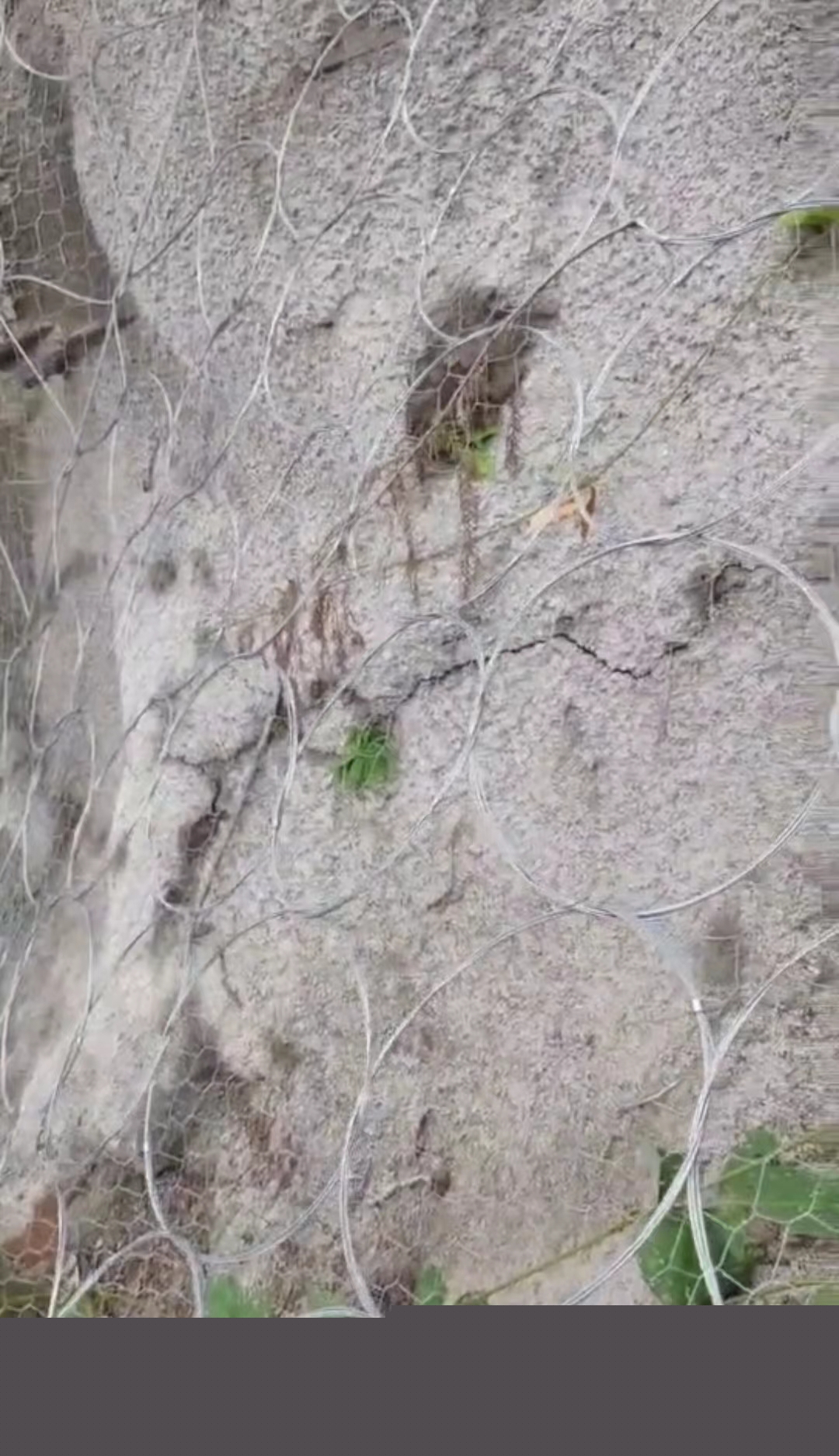 坍塌前8小時，183名工人全部撤離