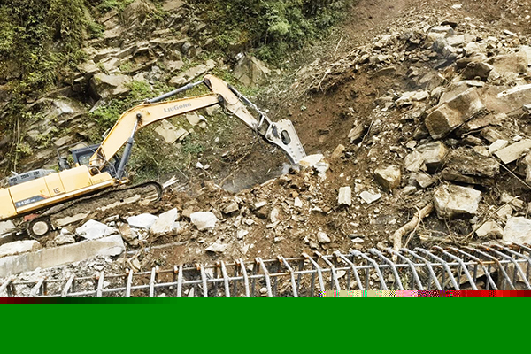 精準預(yù)判與緊急避險，成功化解塌方危機