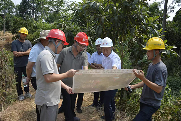 川交公司黨委副書記、董事、總經(jīng)理魯正偉赴德陽繞城南高速公路項(xiàng)目LJ2標(biāo)段檢查指導(dǎo)工作